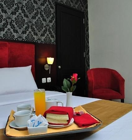 Feodora Airport Hotel Palembang Room photo