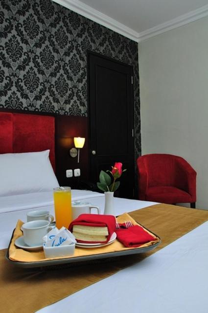 Feodora Airport Hotel Palembang Room photo