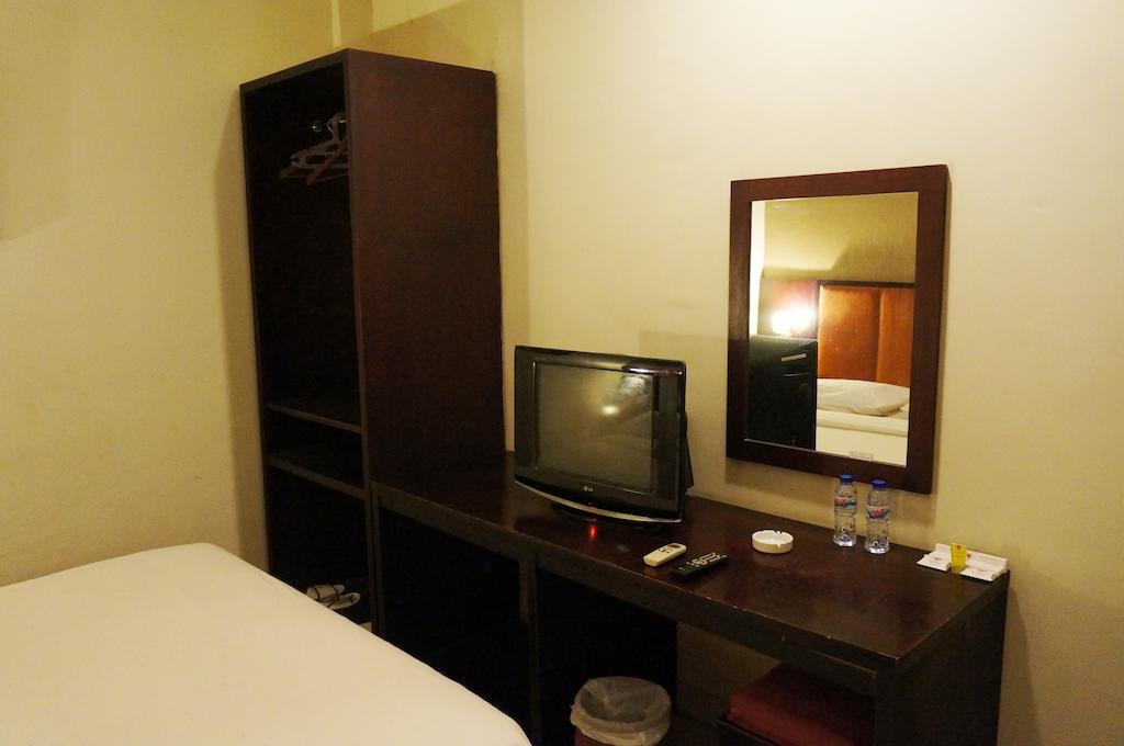 Feodora Airport Hotel Palembang Room photo