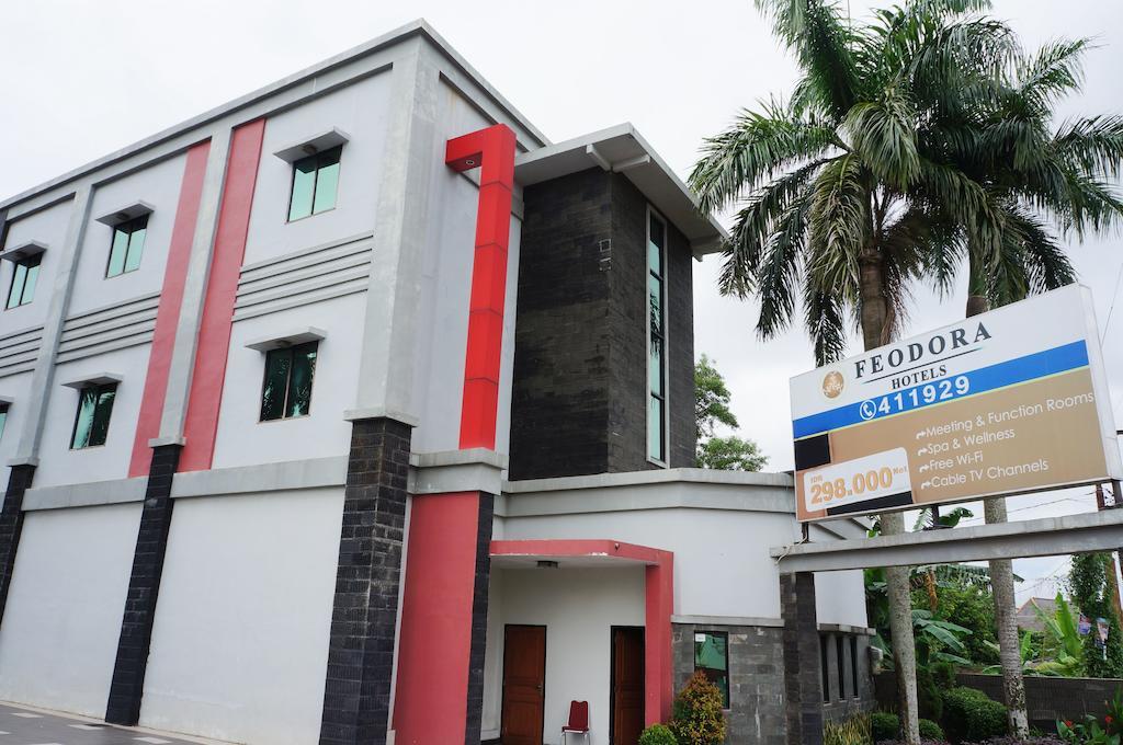 Feodora Airport Hotel Palembang Exterior photo